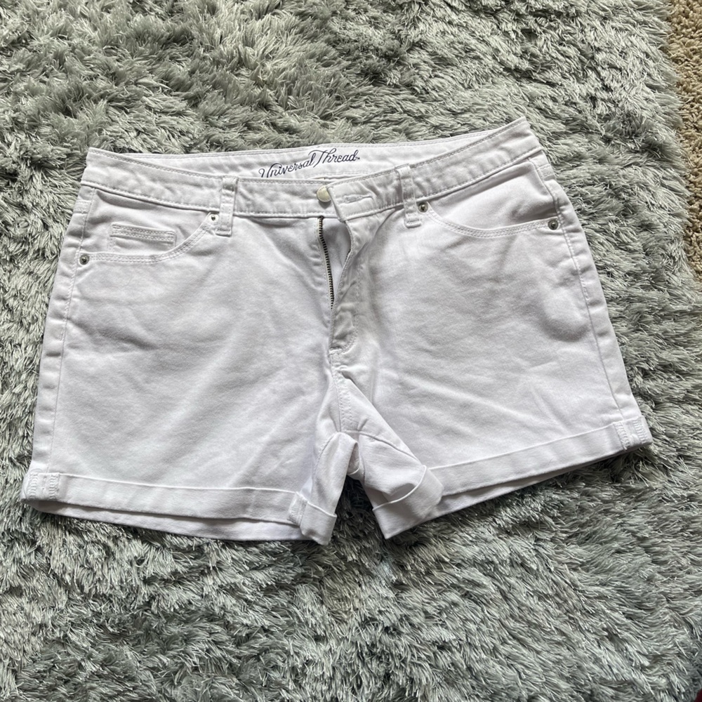 Women’s Target ‘Universal Threads’ size 10 white shorts